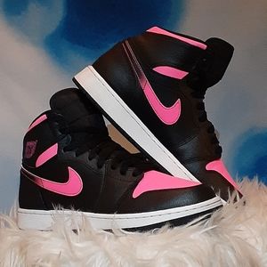 Jordan 1 Retro High Black Hyper Pink (GS)